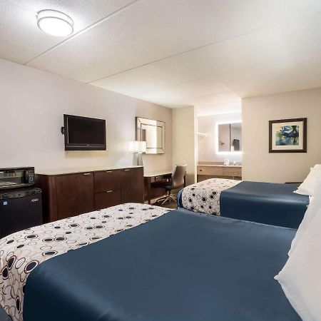 גרינווד Rodeway Inn מראה חיצוני תמונה