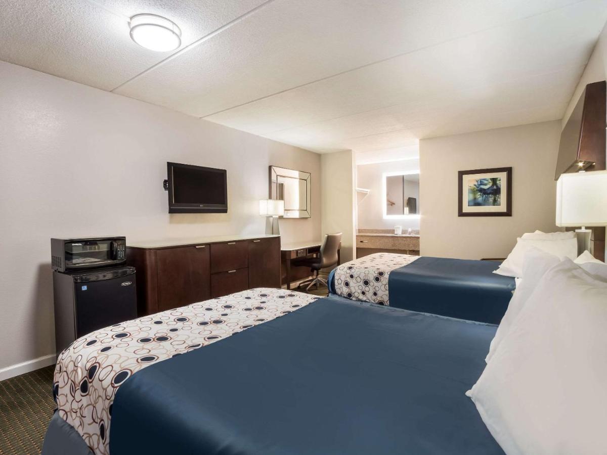 גרינווד Rodeway Inn מראה חיצוני תמונה