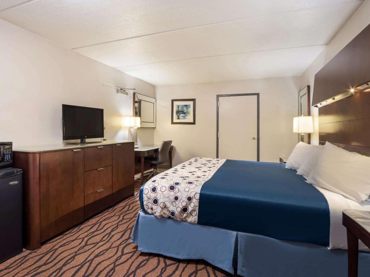 גרינווד Rodeway Inn מראה חיצוני תמונה