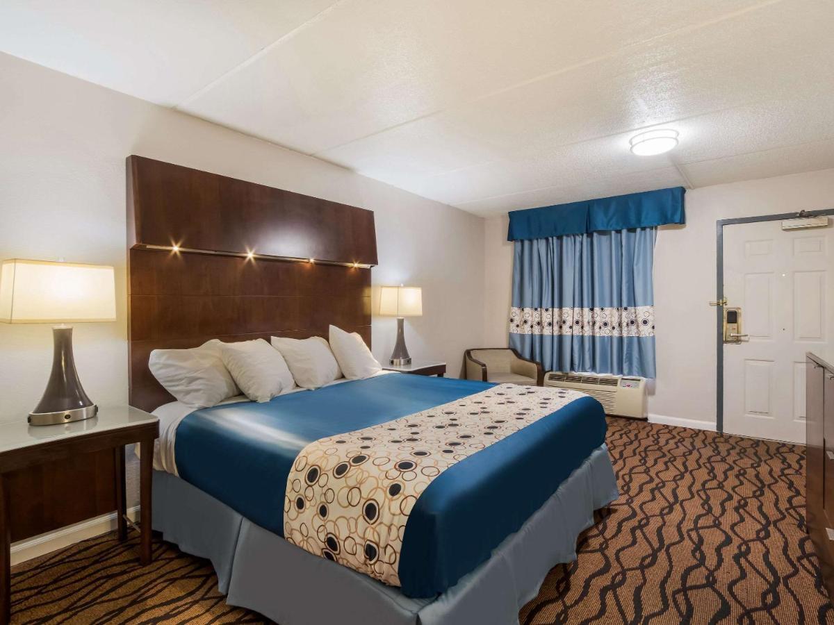 גרינווד Rodeway Inn מראה חיצוני תמונה