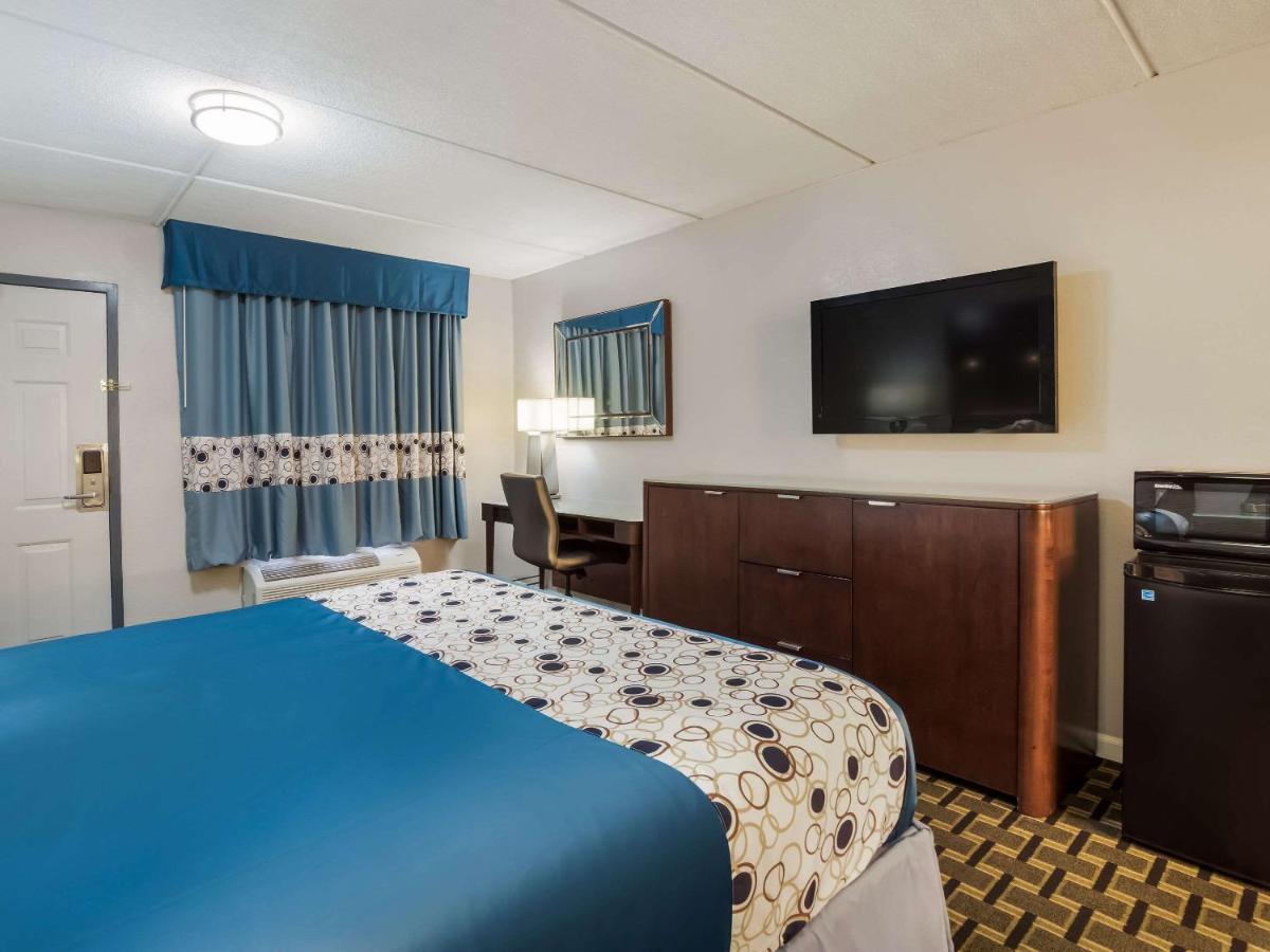 גרינווד Rodeway Inn מראה חיצוני תמונה
