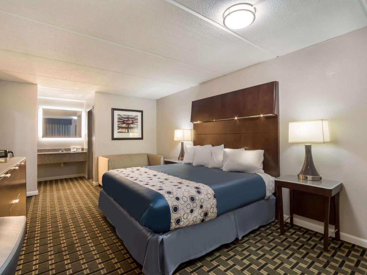 גרינווד Rodeway Inn מראה חיצוני תמונה