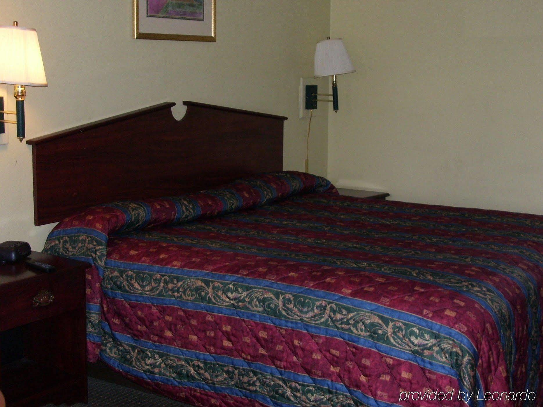 גרינווד Rodeway Inn מראה חיצוני תמונה
